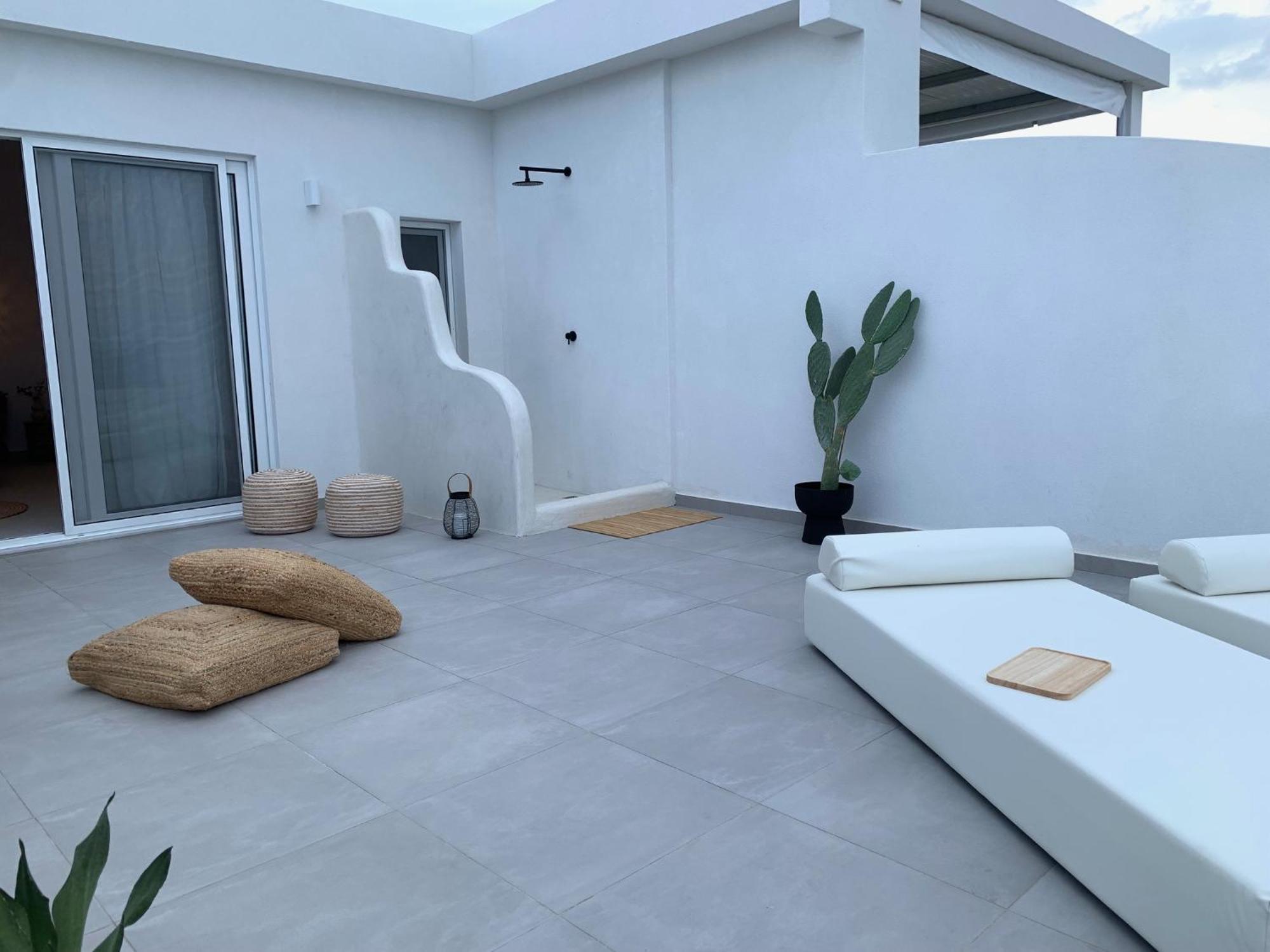 Tsambikos Apts *